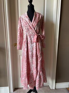 1970s Homemade Pink Floral Wrap Robe with Tie Waist